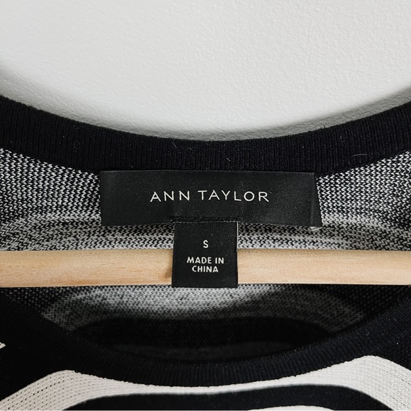 Ann Taylor Women’s Striped Cold Shoulder Peplum Top Small - Picture 10 of 12